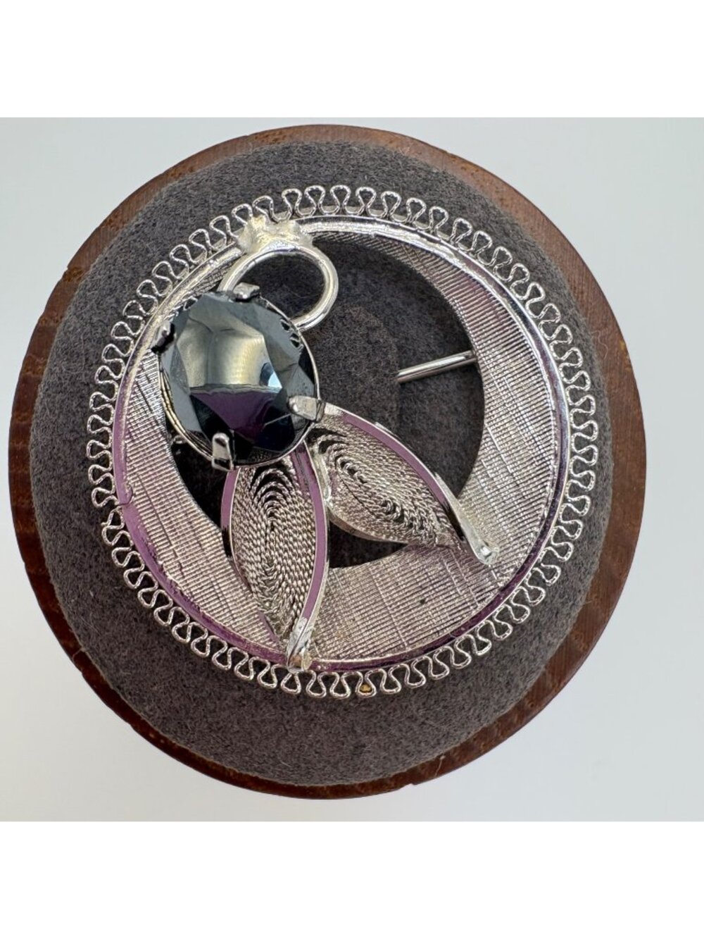 Hematite & Sterling Silver 925 Flower Design Circle Brooch Size 1" Diameter